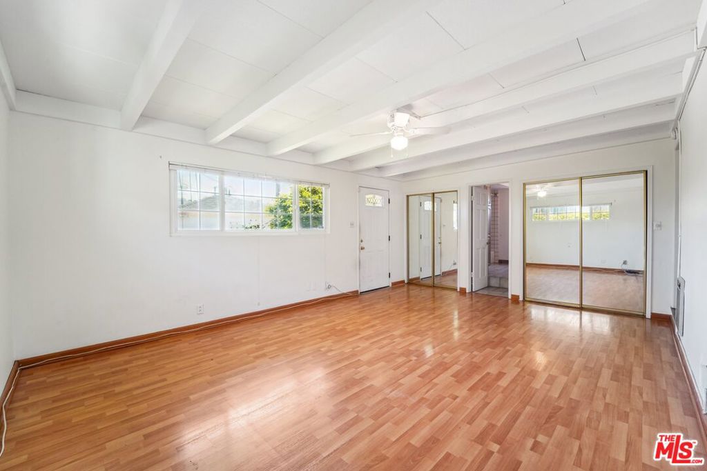 2605 S Bentley Avenue