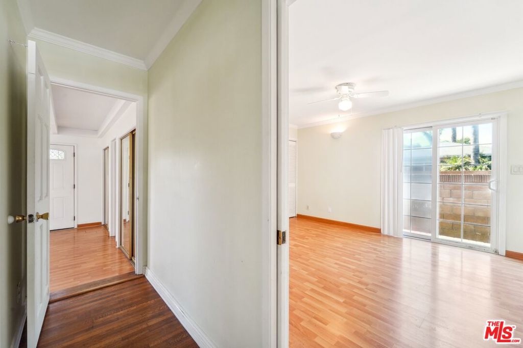 2605 S Bentley Avenue