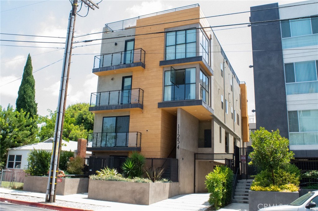 11254 Mississippi Avenue Unit: 4