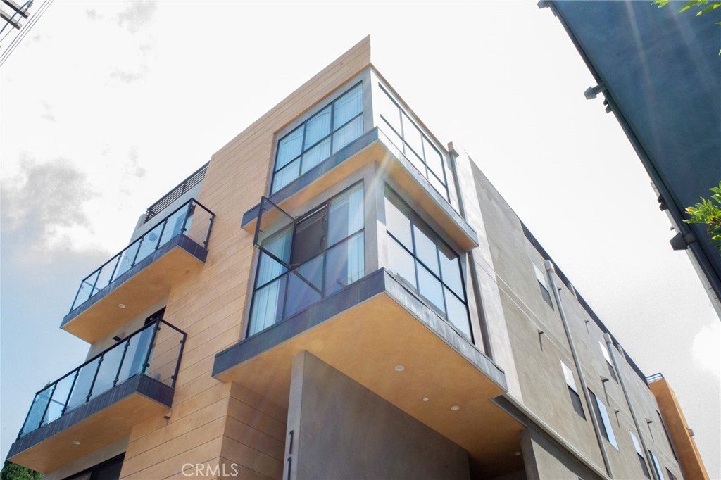 11254 Mississippi Avenue Unit: 4