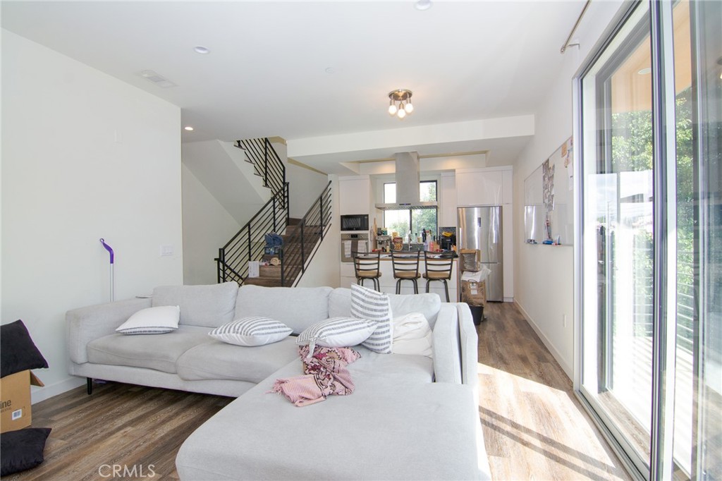 11254 Mississippi Avenue Unit: 4