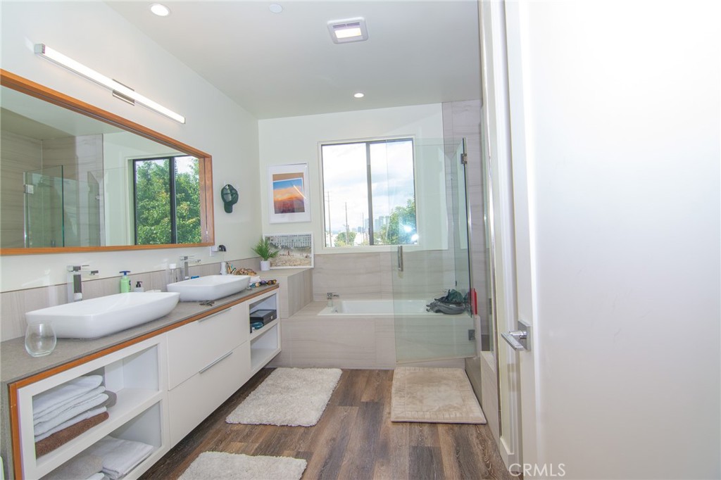 11254 Mississippi Avenue Unit: 4