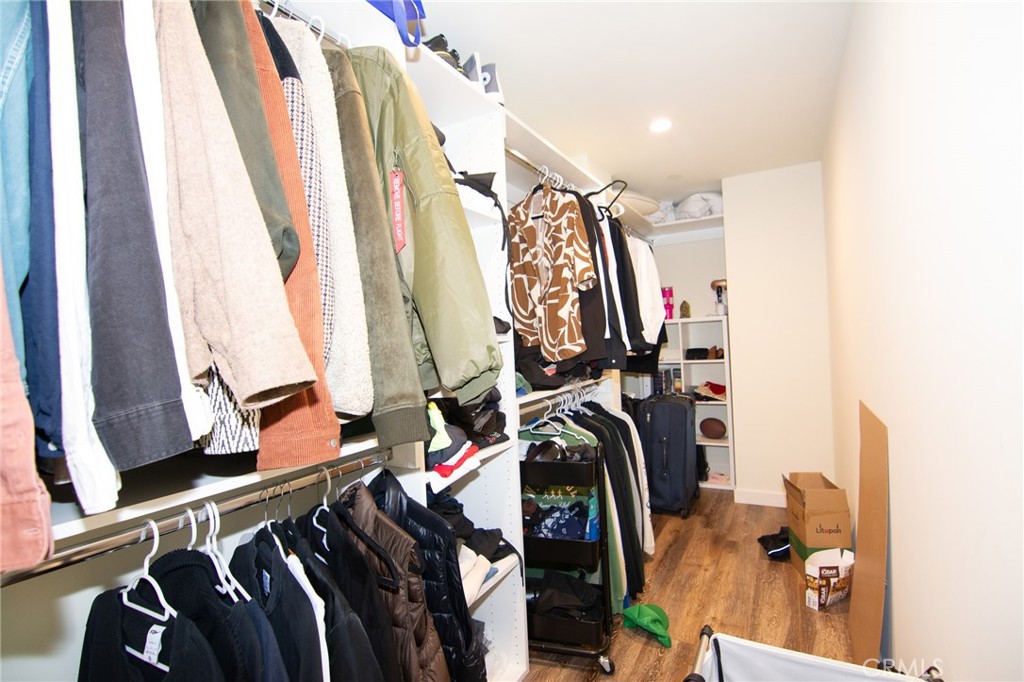 11254 Mississippi Avenue Unit: 4