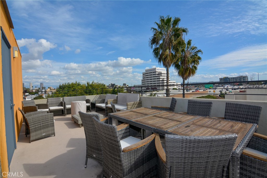 11254 Mississippi Avenue Unit: 4