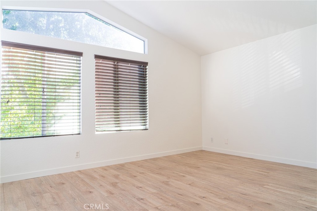 13 Pineoak Unit: 104