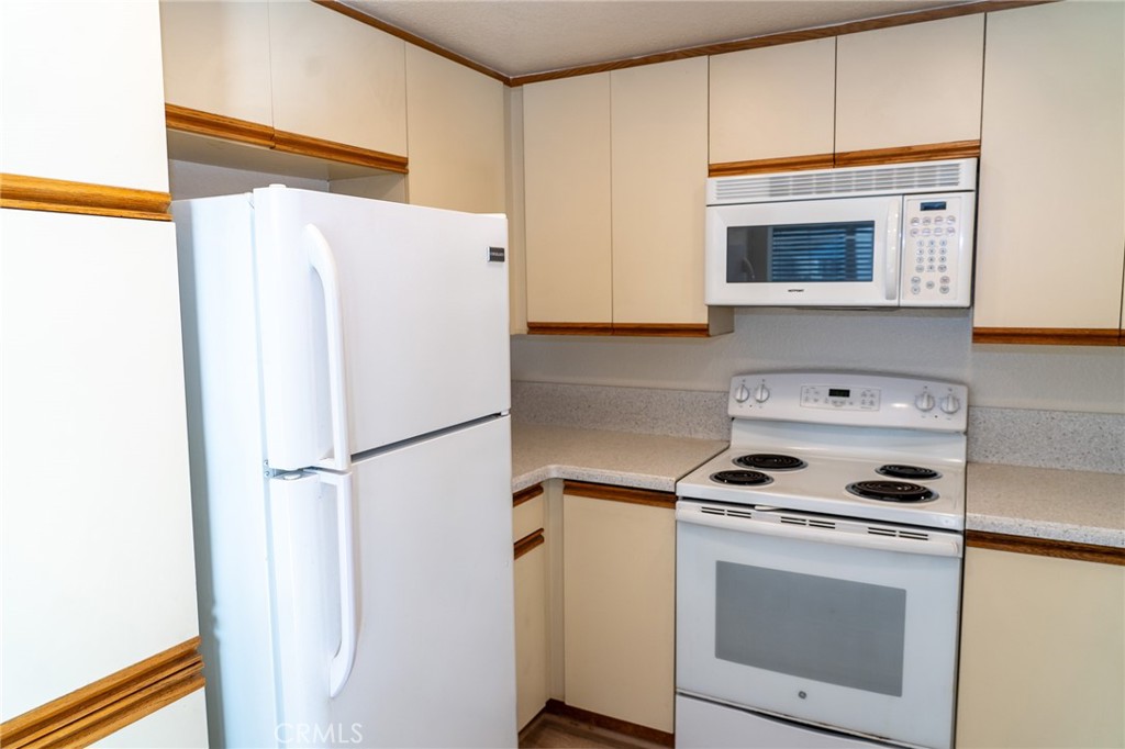 13 Pineoak Unit: 104