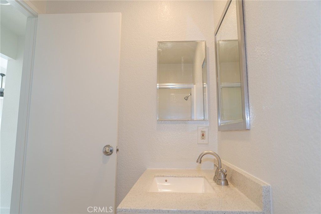 13 Pineoak Unit: 104