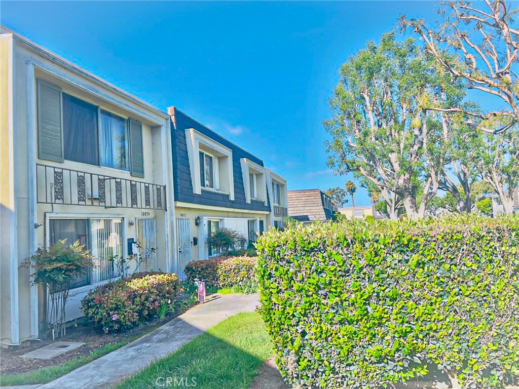 10079 Sparrow Avenue