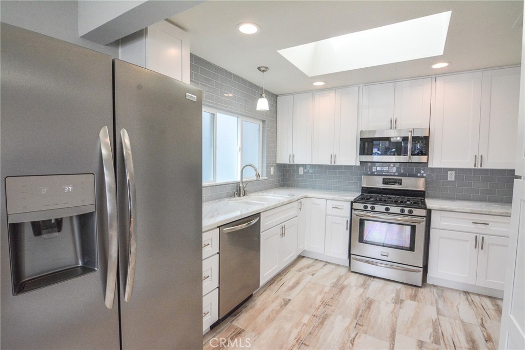 2226 Etiwanda Street 2