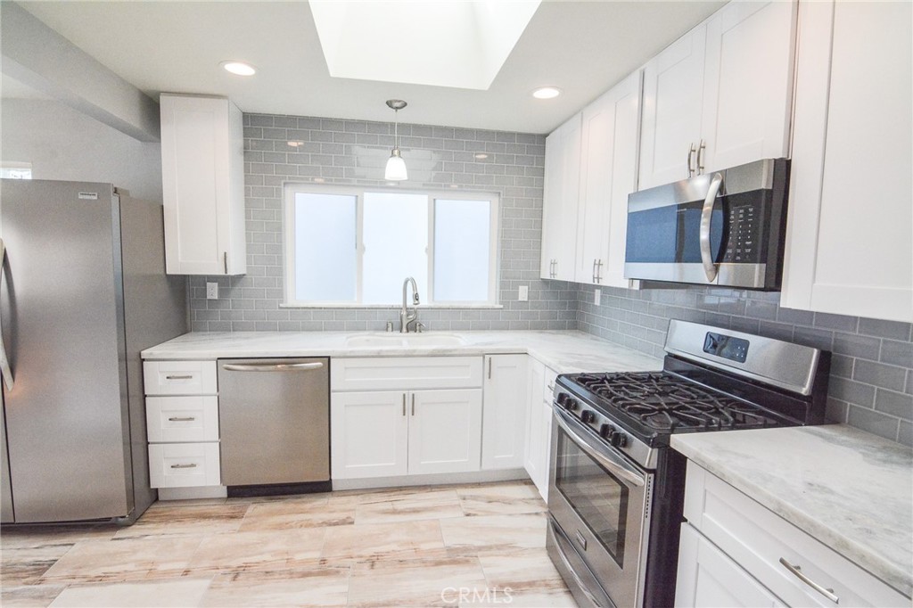 2226 Etiwanda Street 2