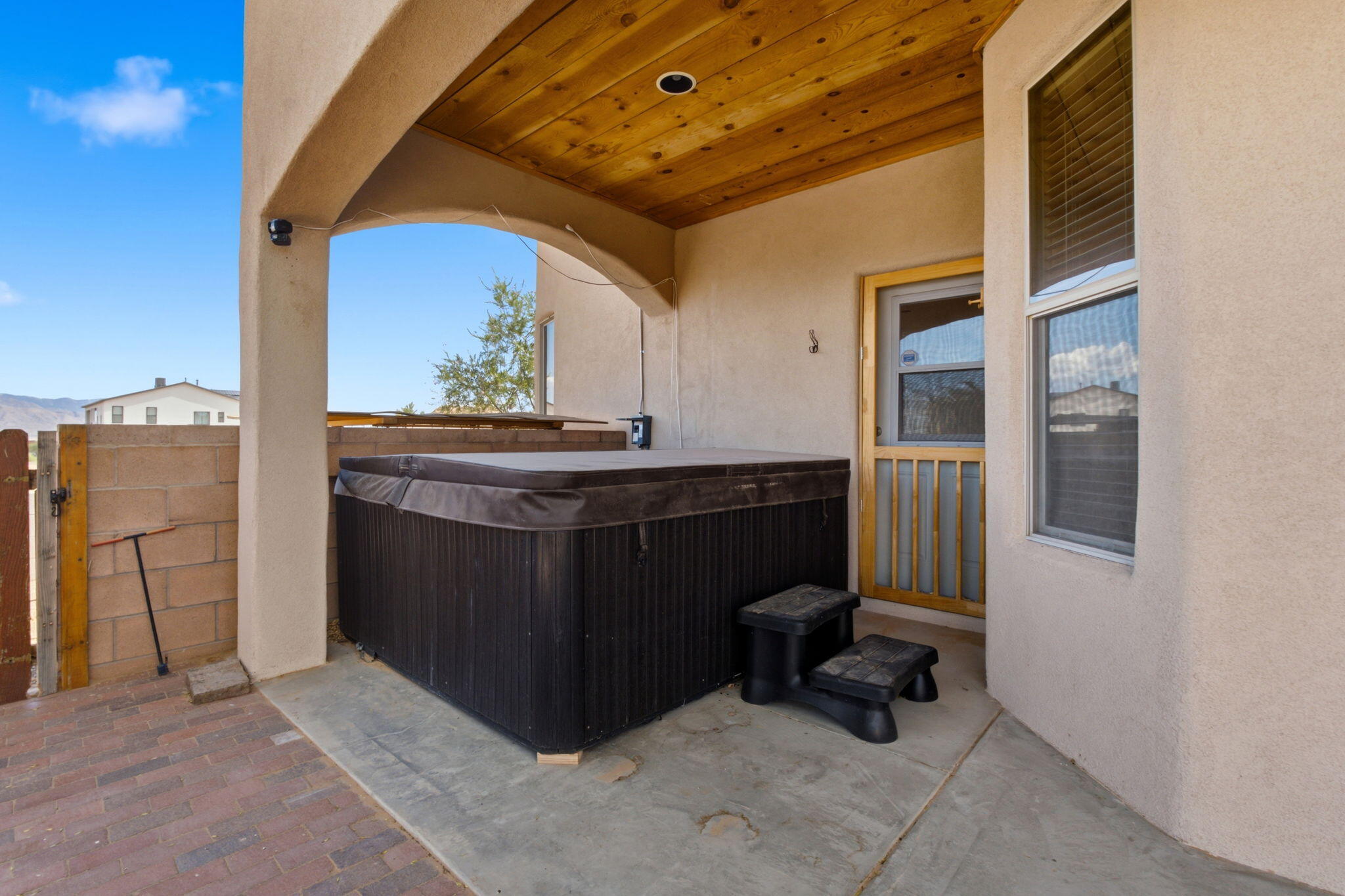 6325 Del Carmen Drive NE