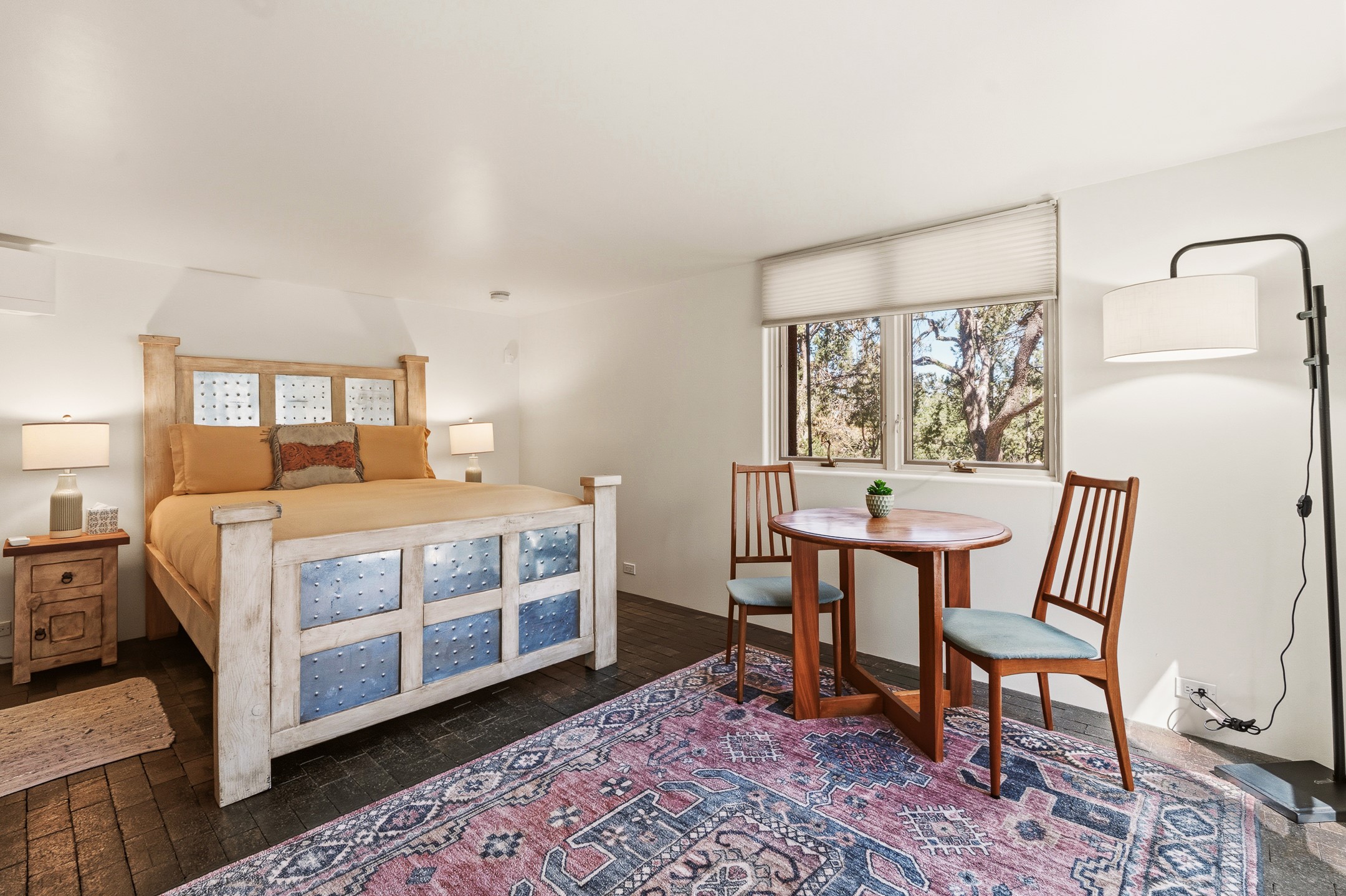 613 Camino Del Monte Sol