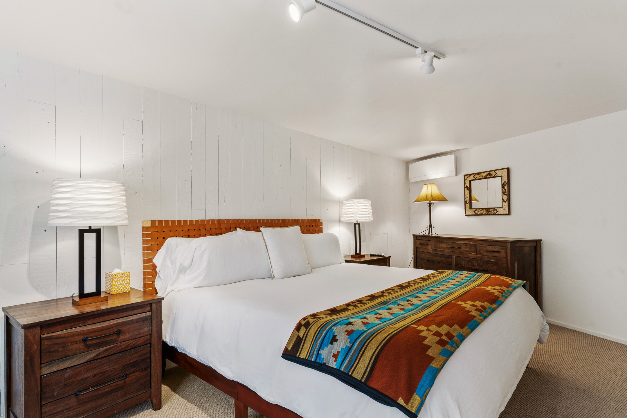 613 Camino Del Monte Sol