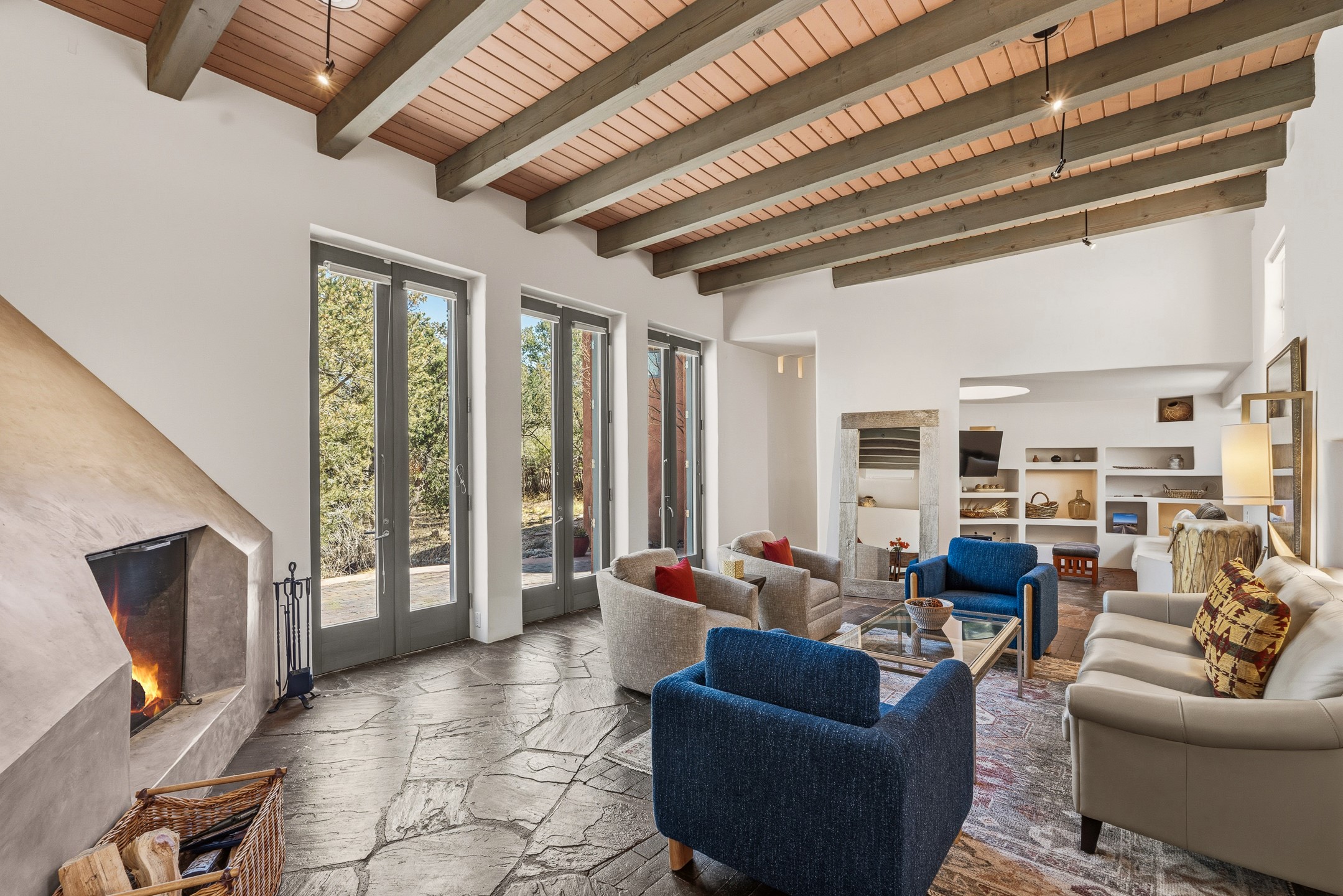 613 Camino Del Monte Sol