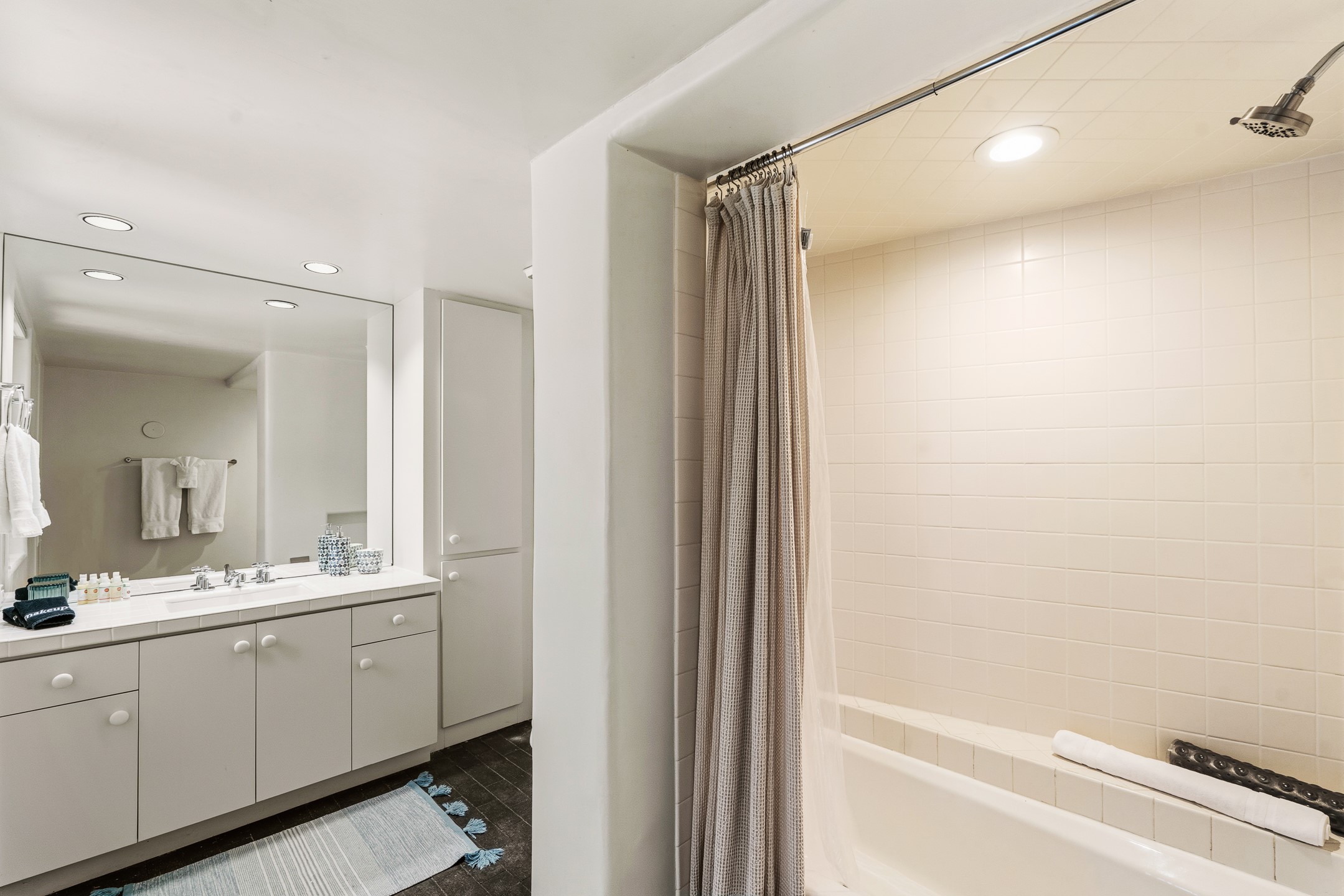 613 Camino Del Monte Sol