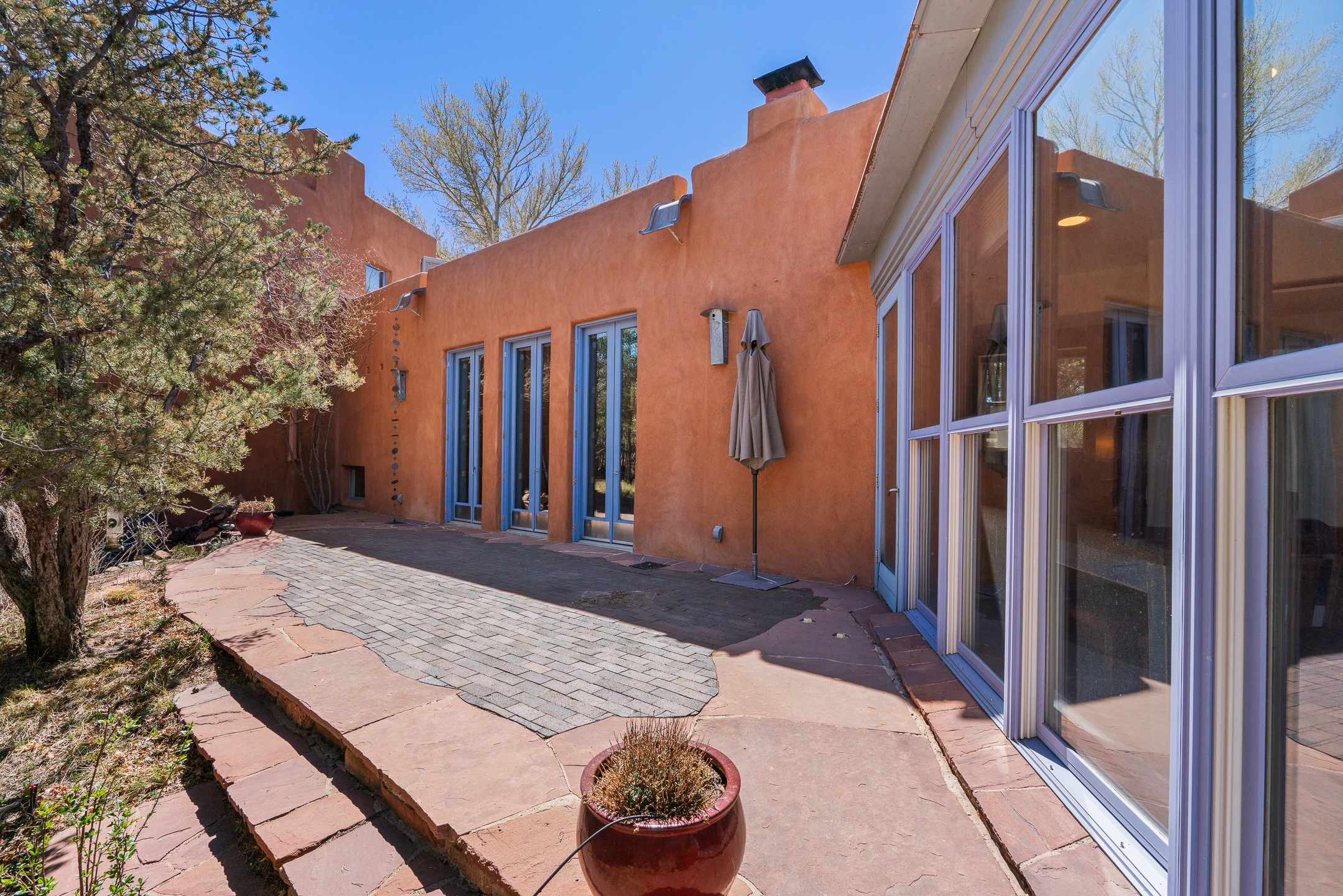 613 Camino Del Monte Sol