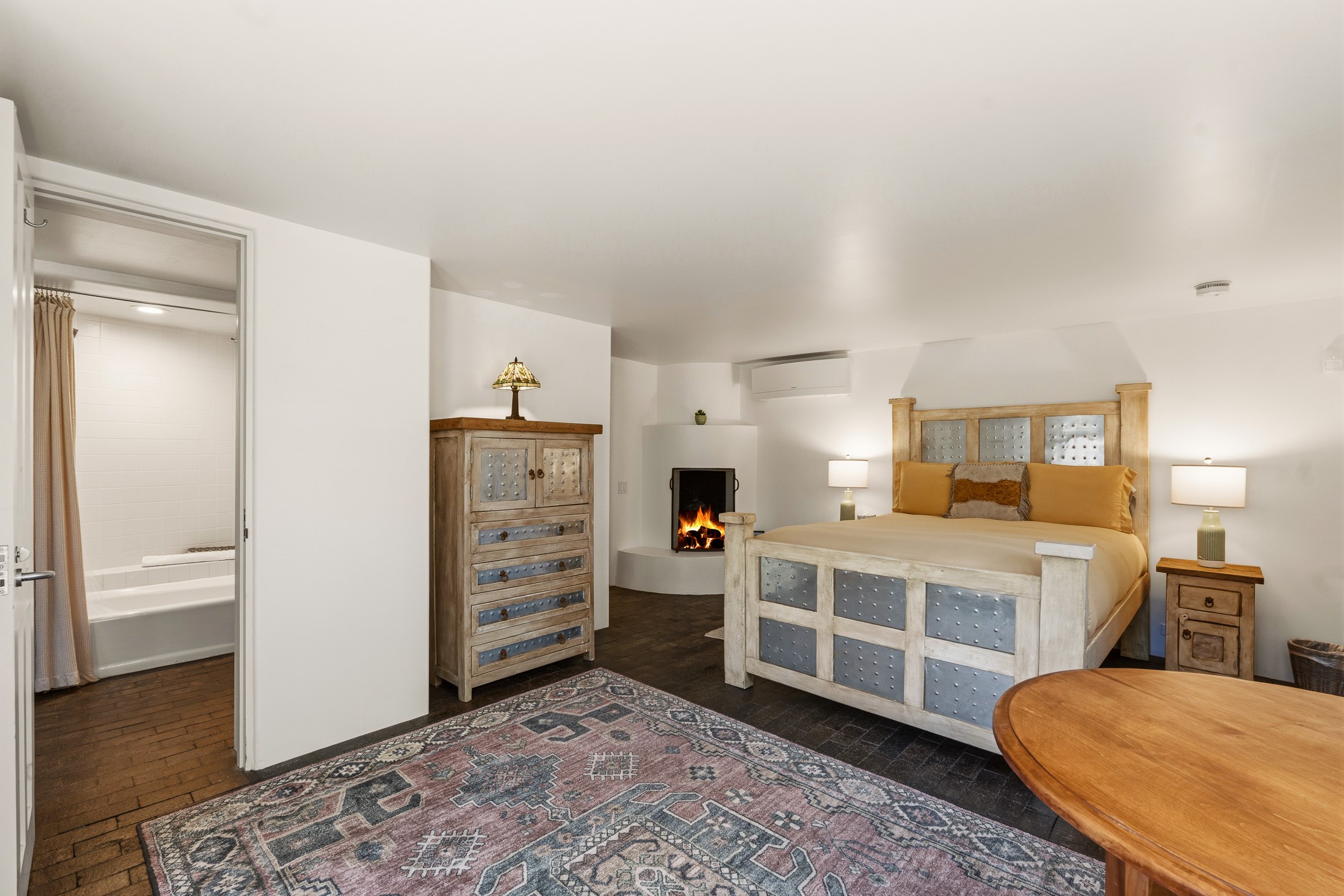 613 Camino Del Monte Sol