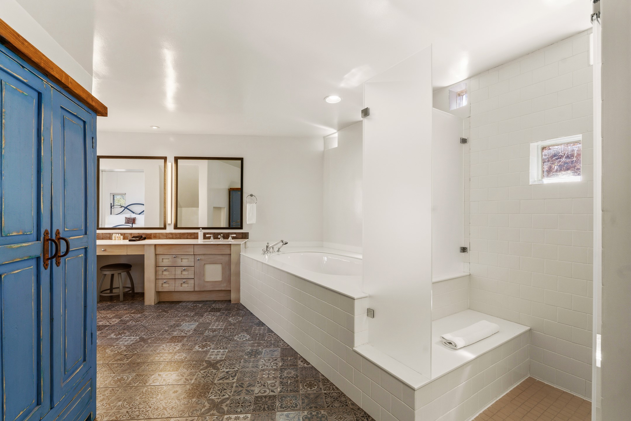 613 Camino Del Monte Sol