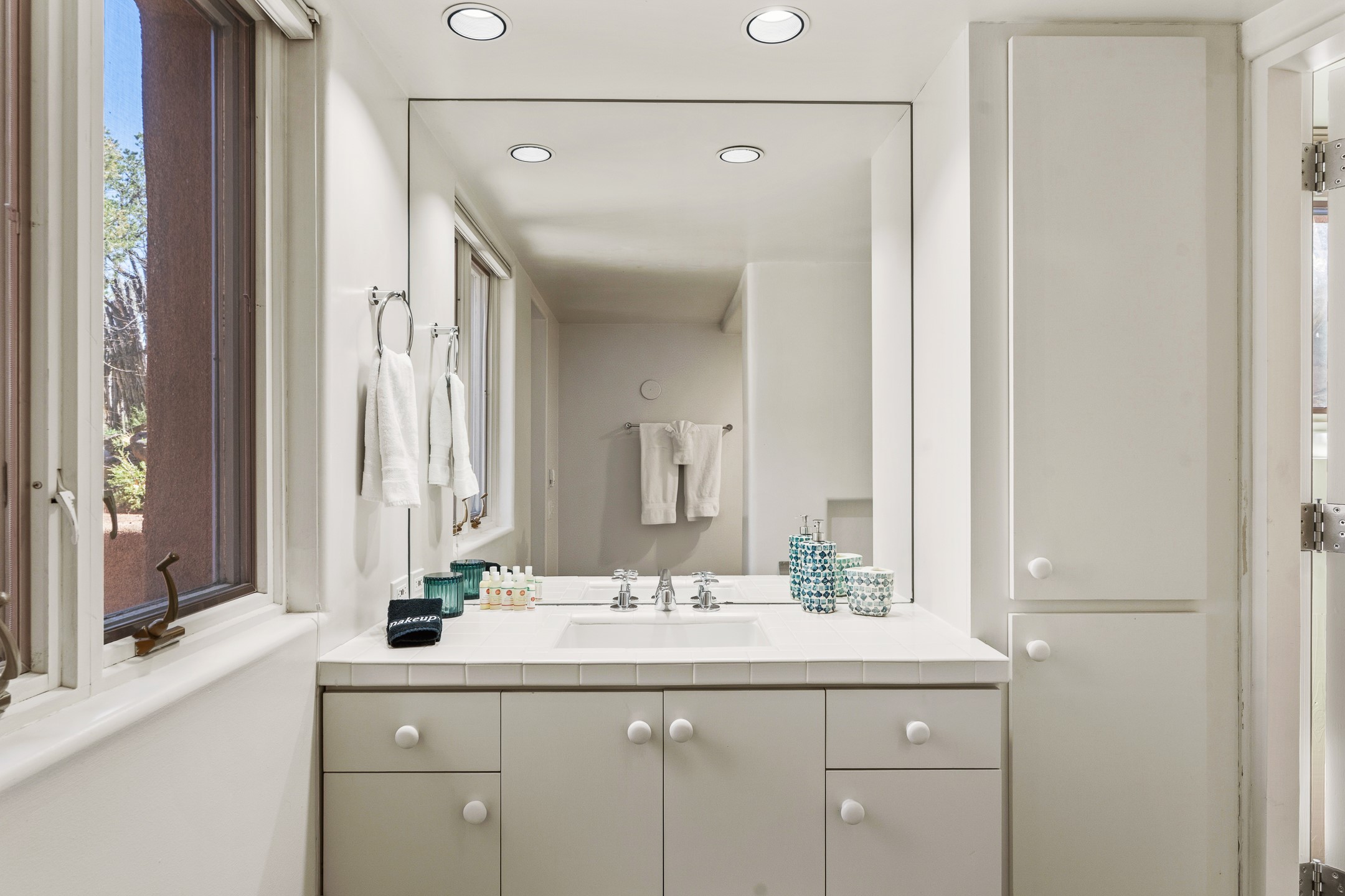 613 Camino Del Monte Sol