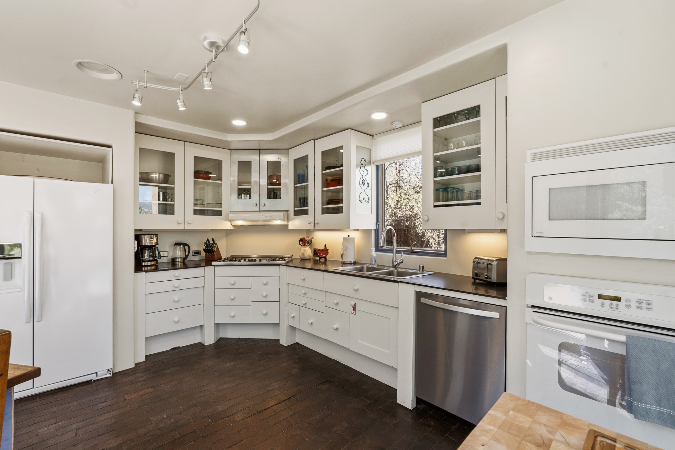 613 Camino Del Monte Sol