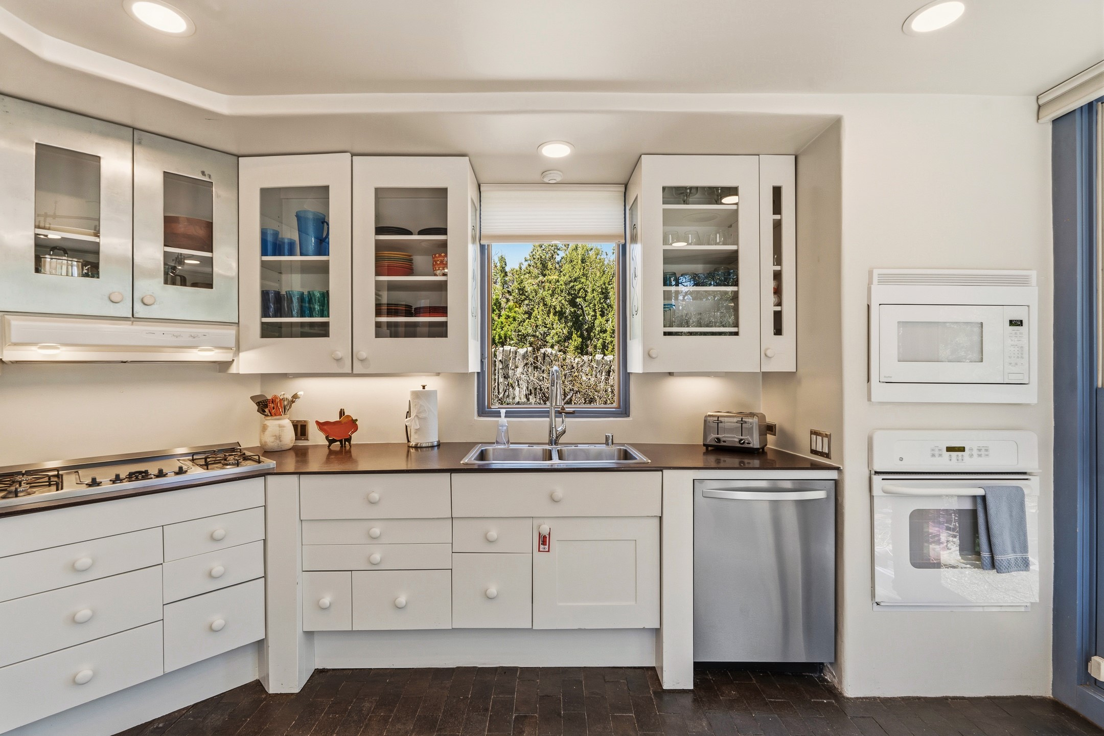 613 Camino Del Monte Sol