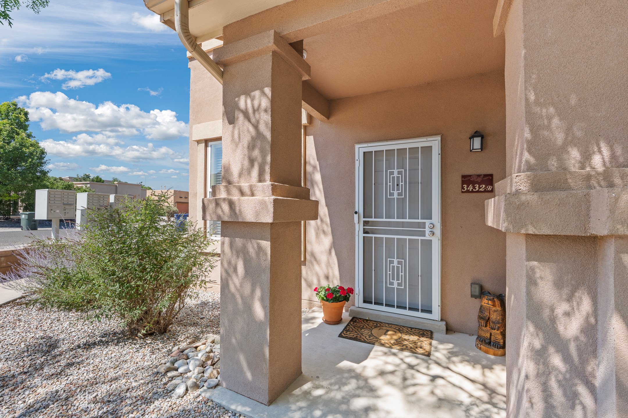 3432 B San Luis