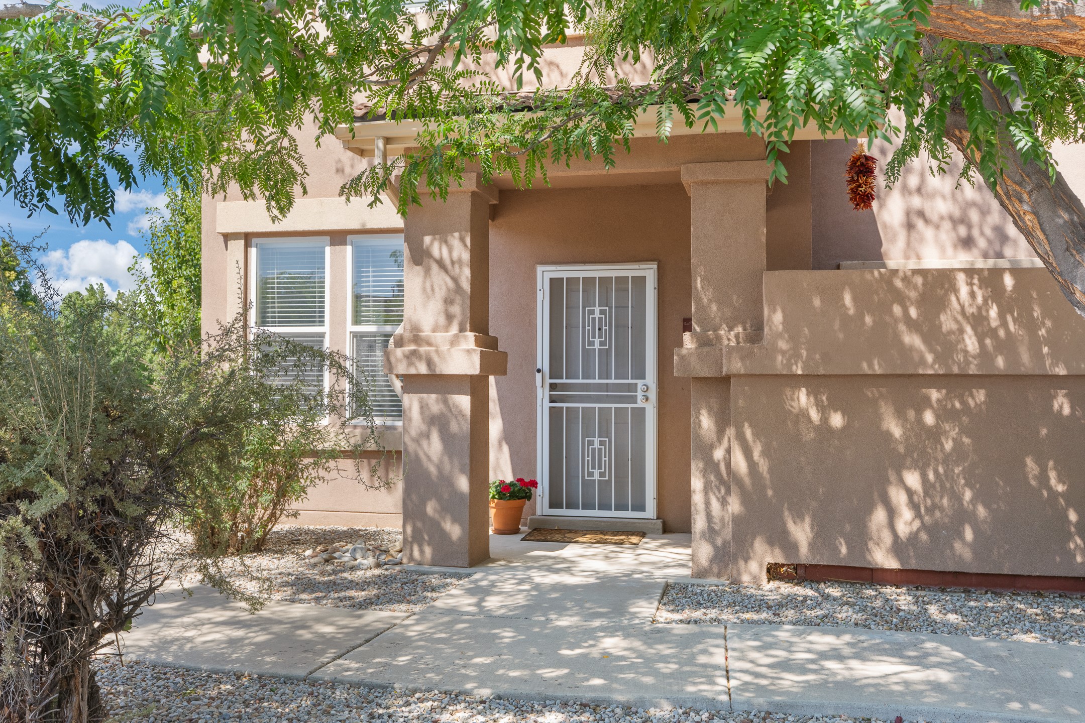 3432 B San Luis