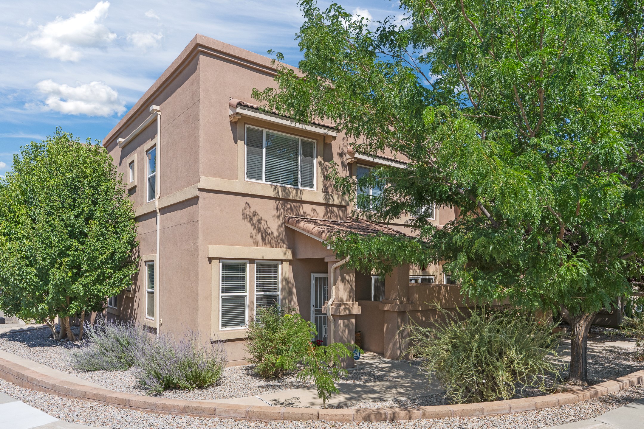 3432 B San Luis