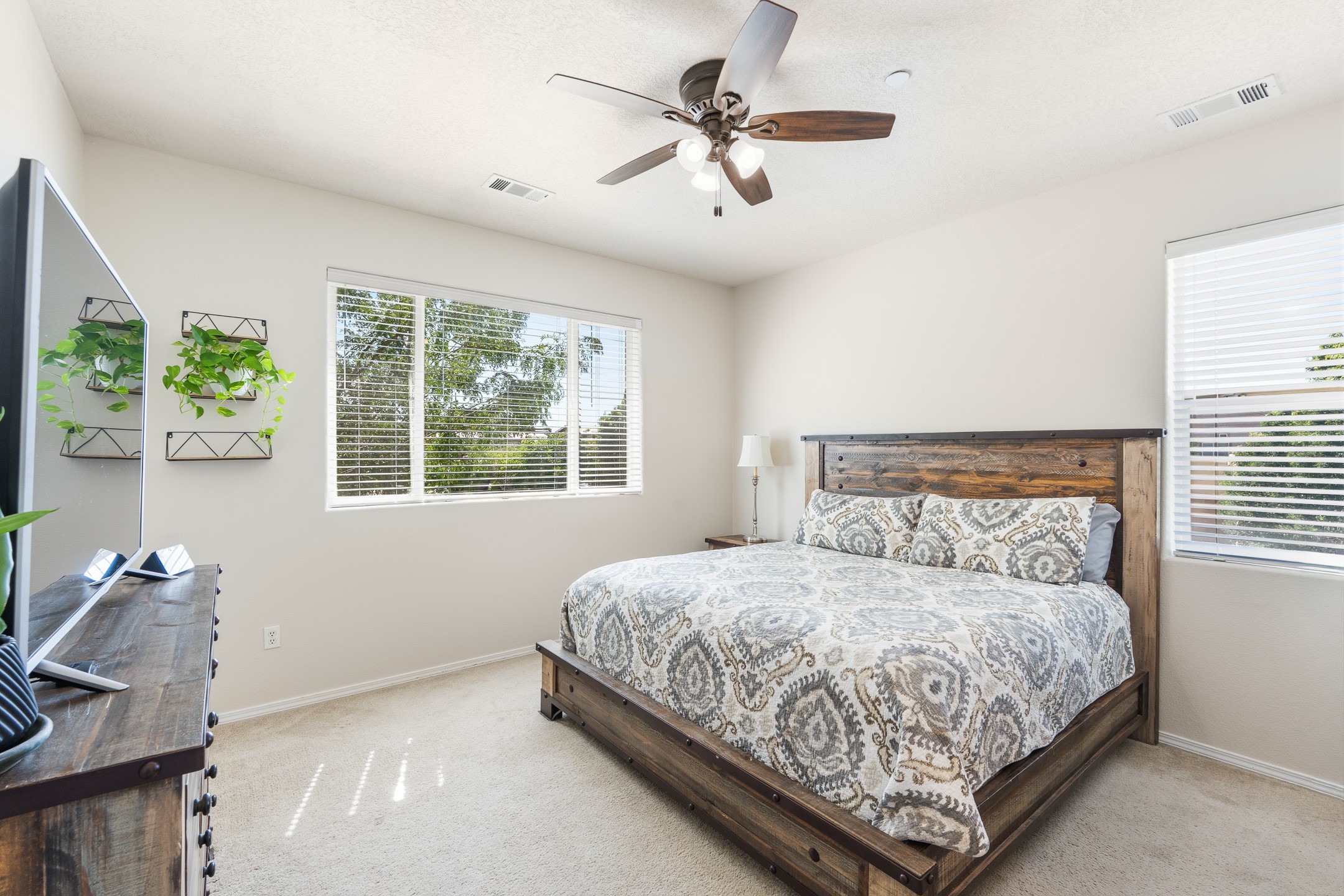 3432 B San Luis