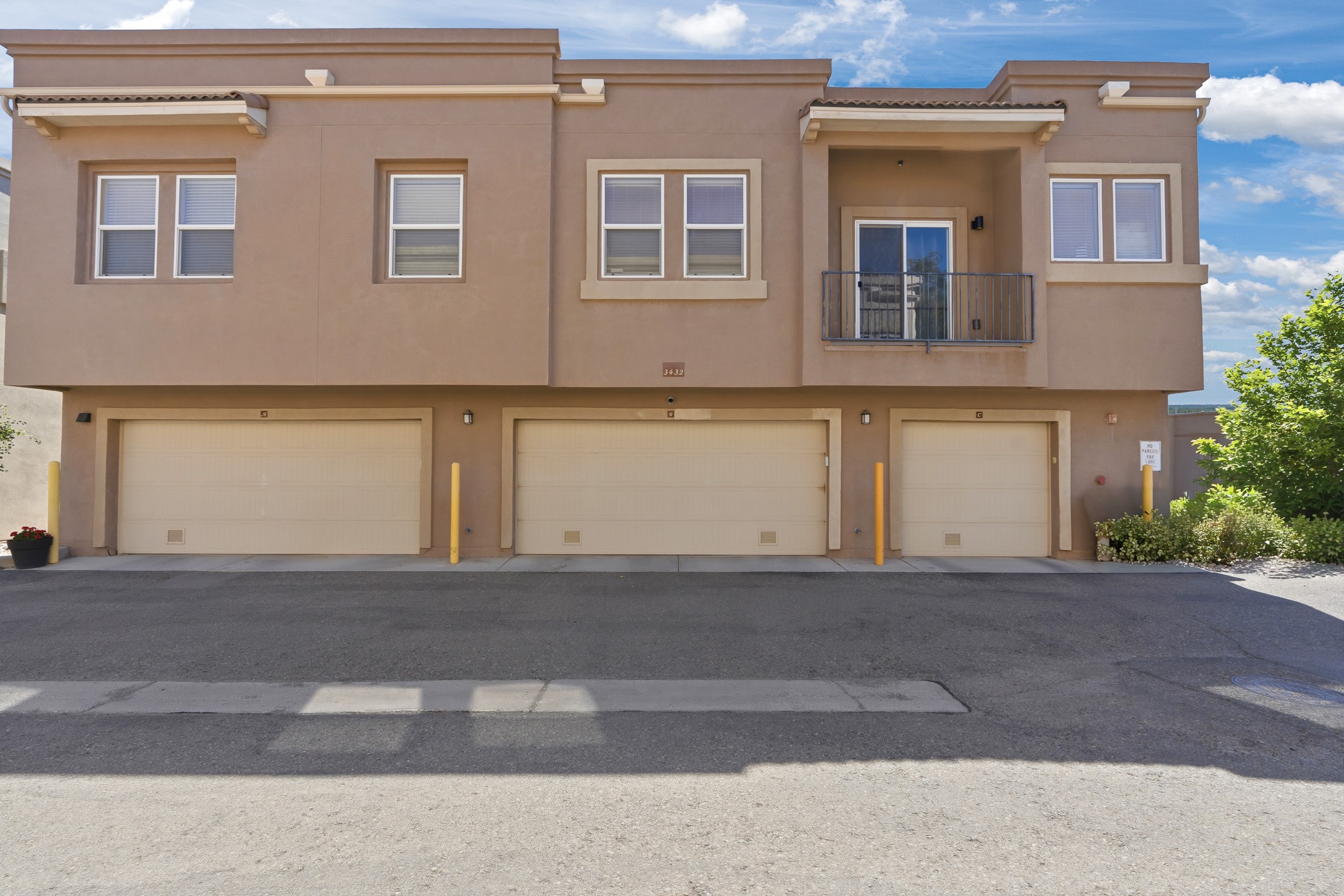3432 B San Luis
