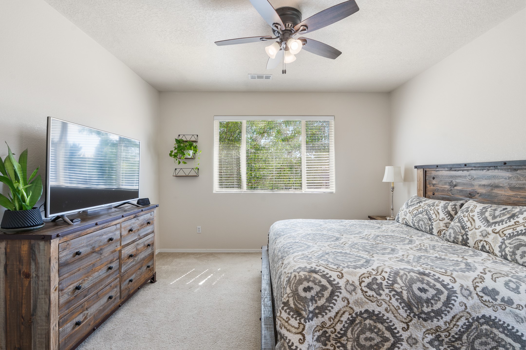3432 B San Luis