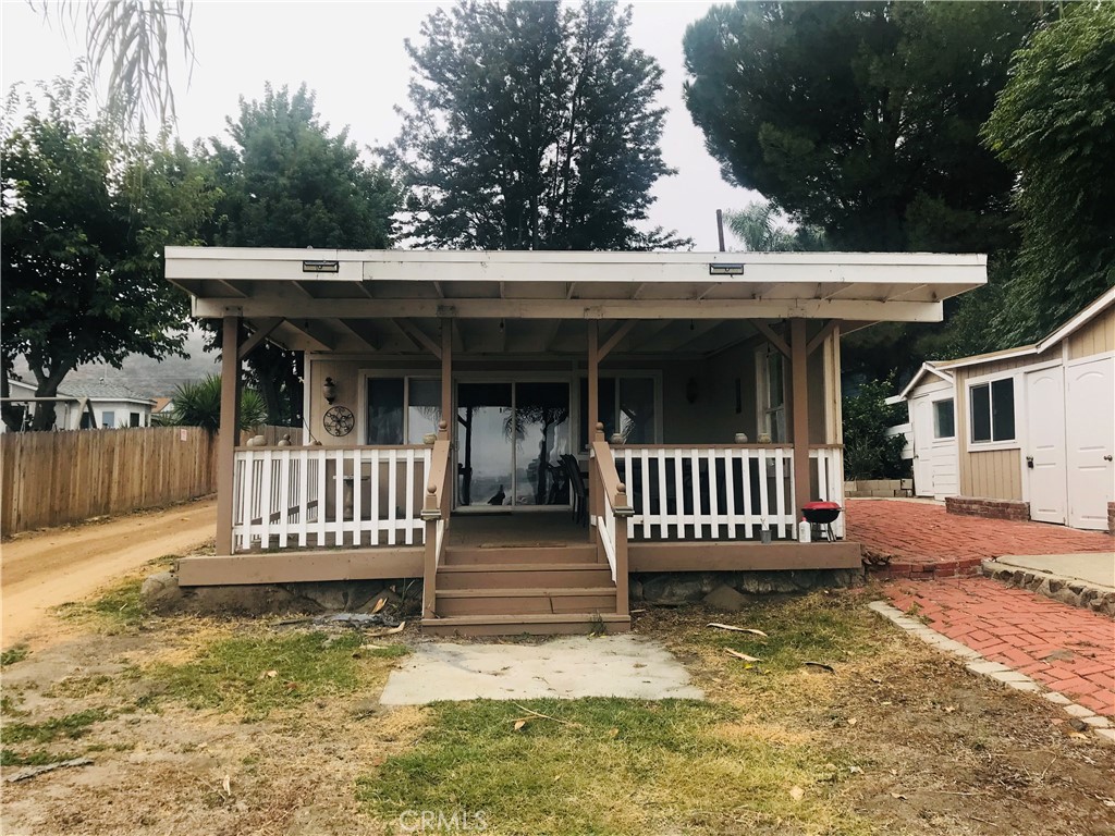 16086 Grand Avenue