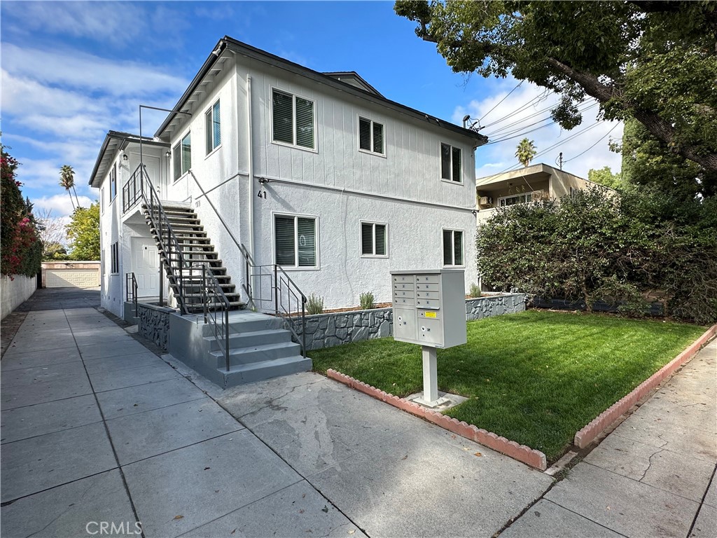 41 N Sierra Bonita Avenue D