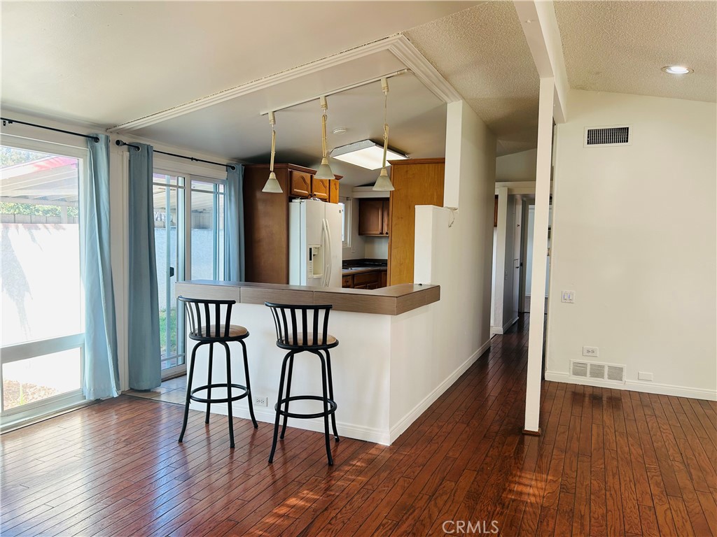 1205 W Casad Avenue