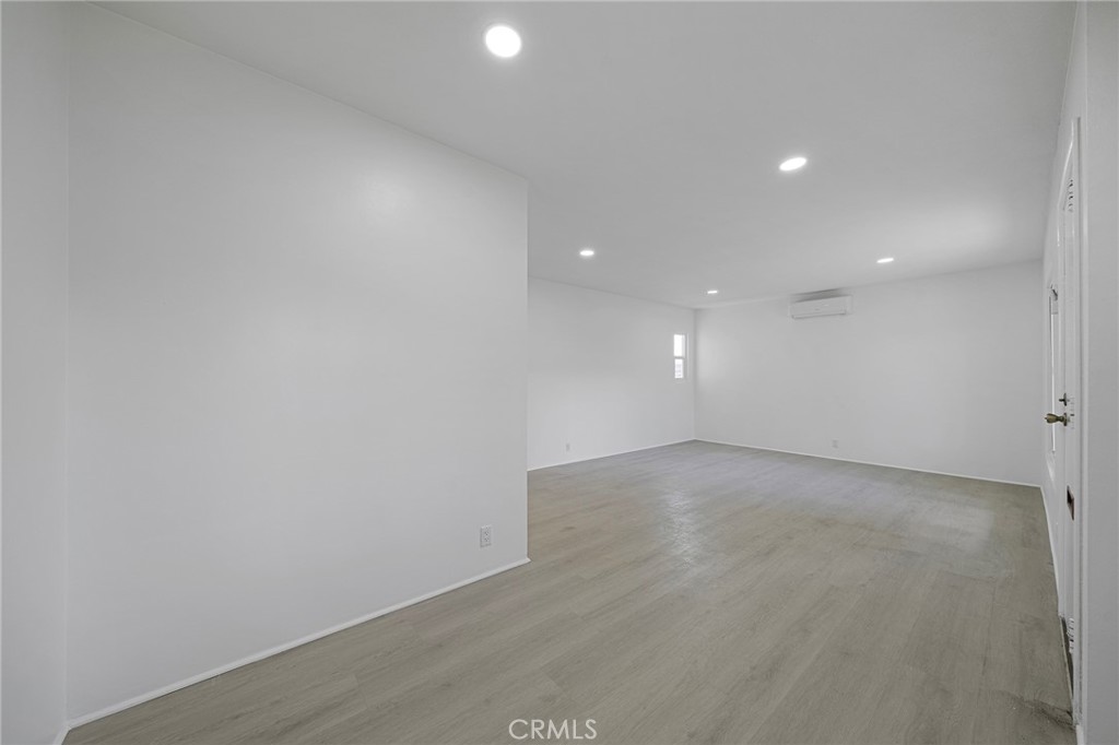 9050 Huntington Drive