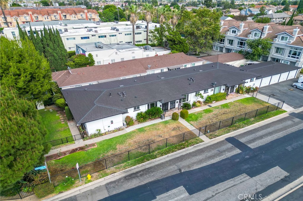 9050 Huntington Drive