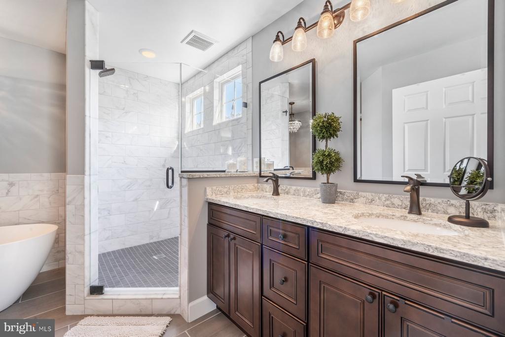 1204 LONGBOW ROAD