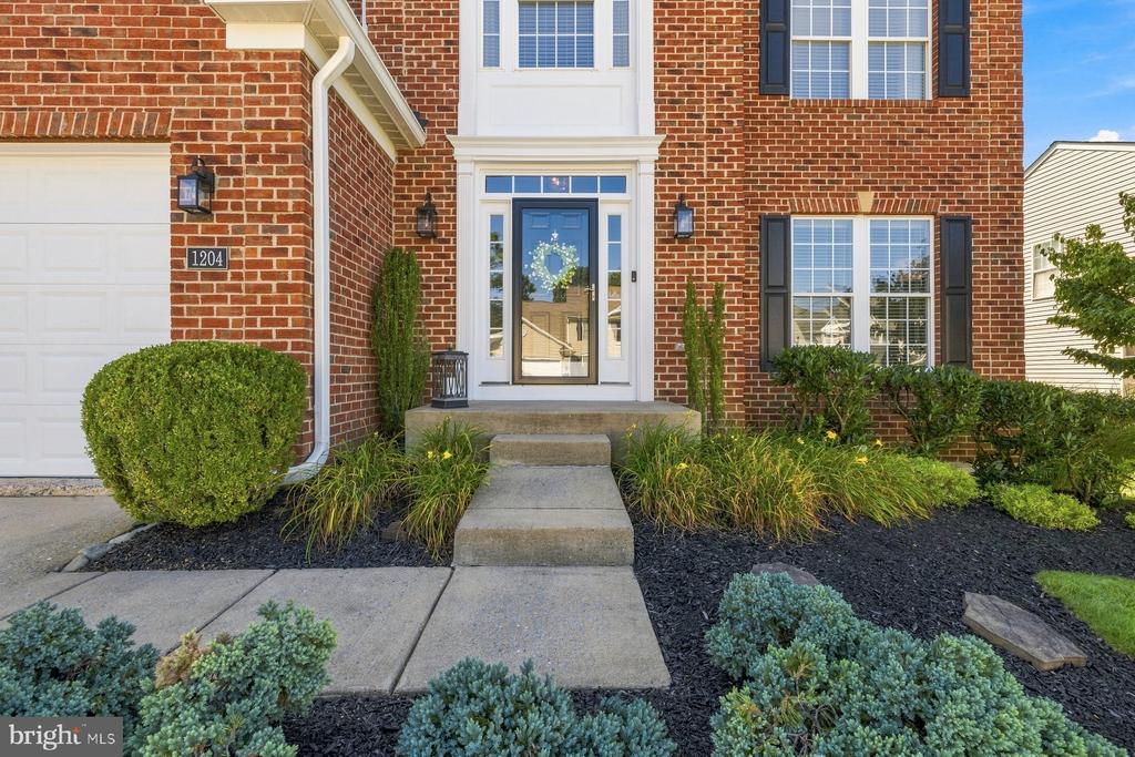 1204 LONGBOW ROAD