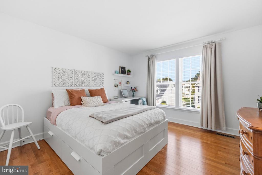 1204 LONGBOW ROAD