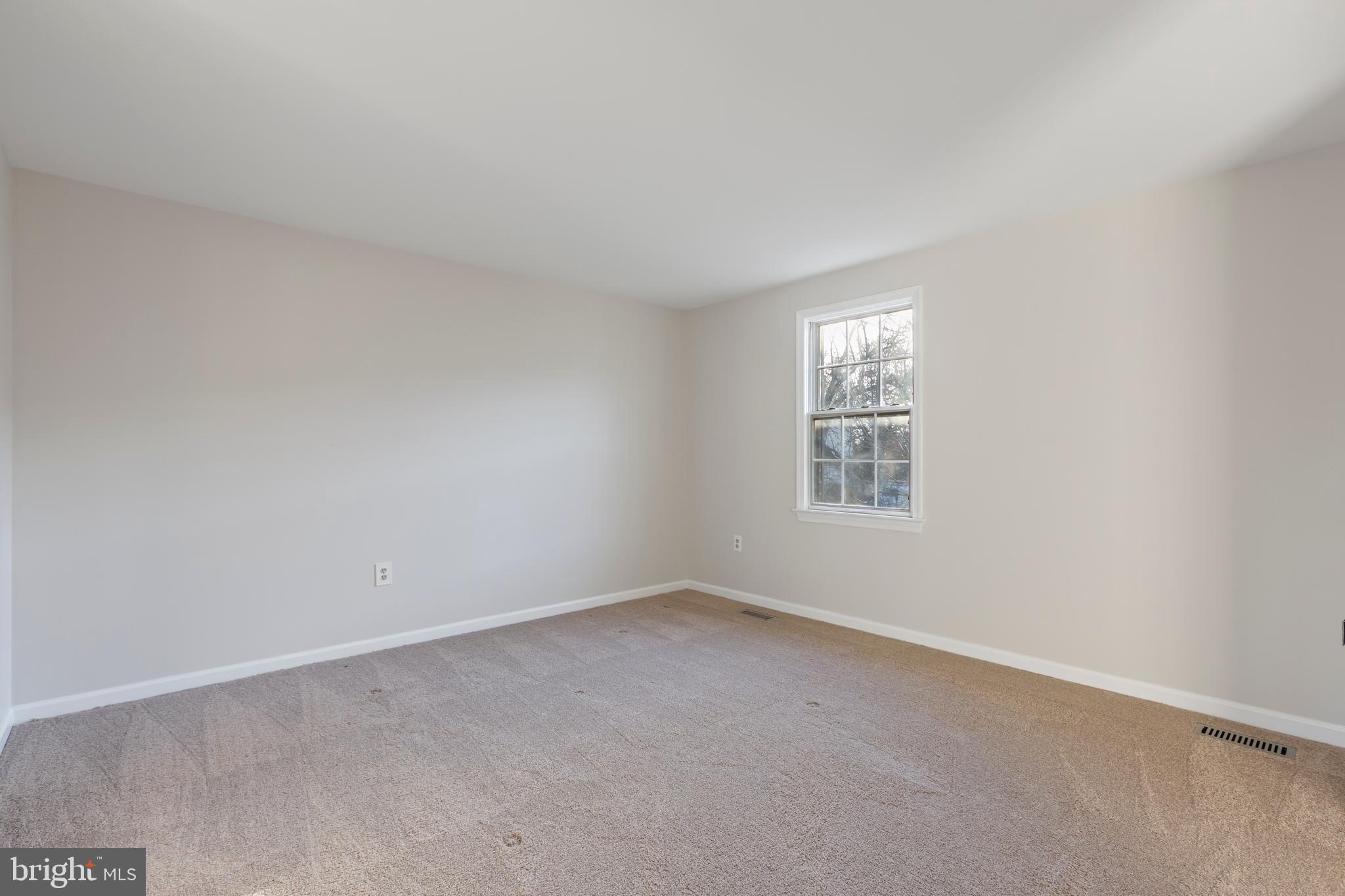 7984 WINDSAIL COURT