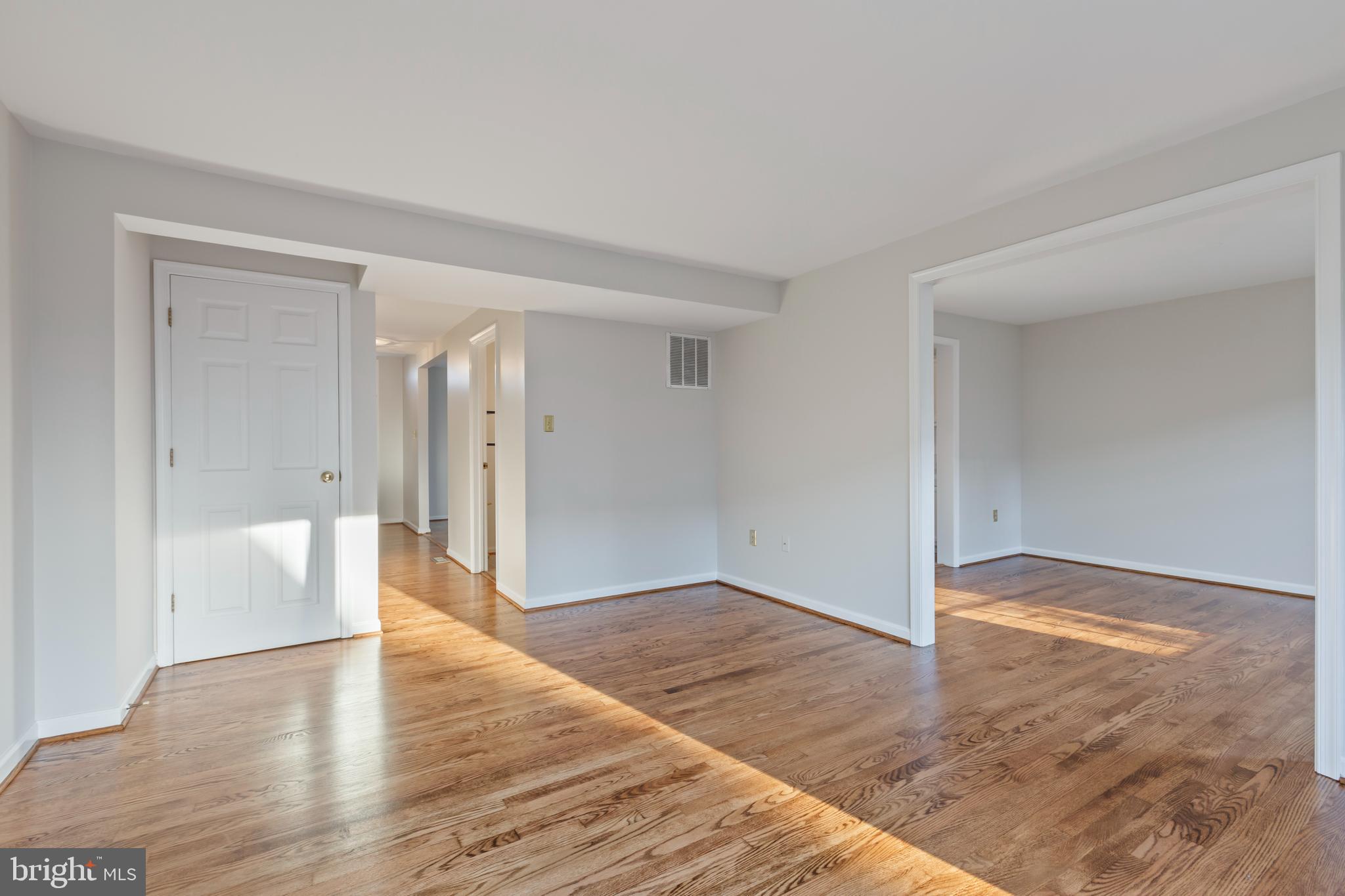 7984 WINDSAIL COURT