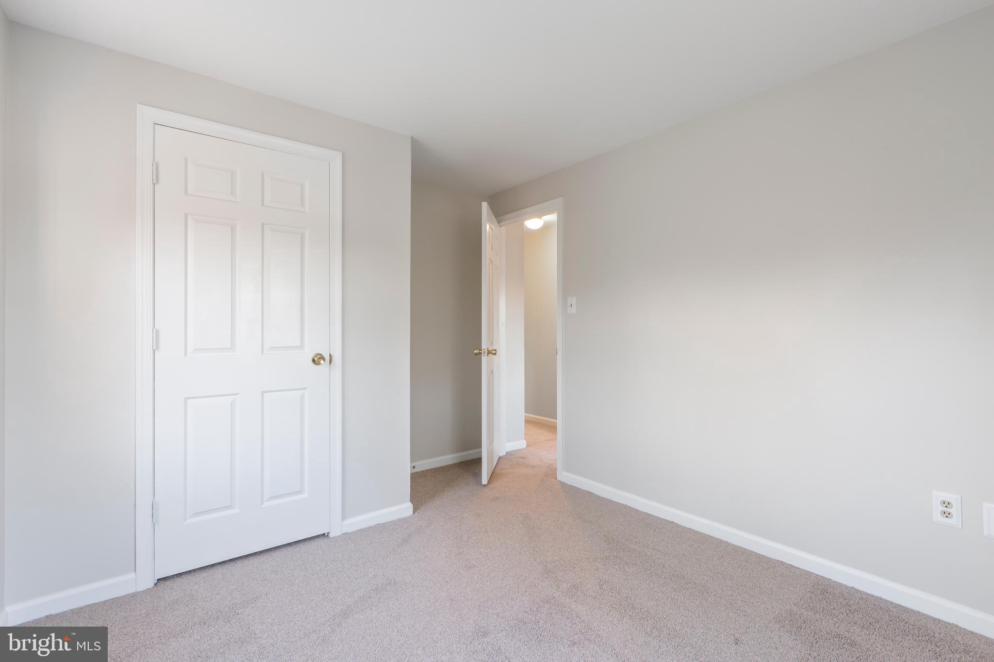 7984 WINDSAIL COURT