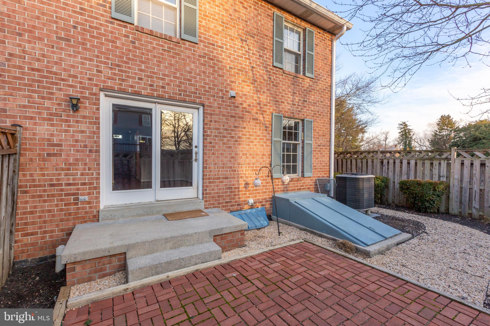 7984 WINDSAIL COURT