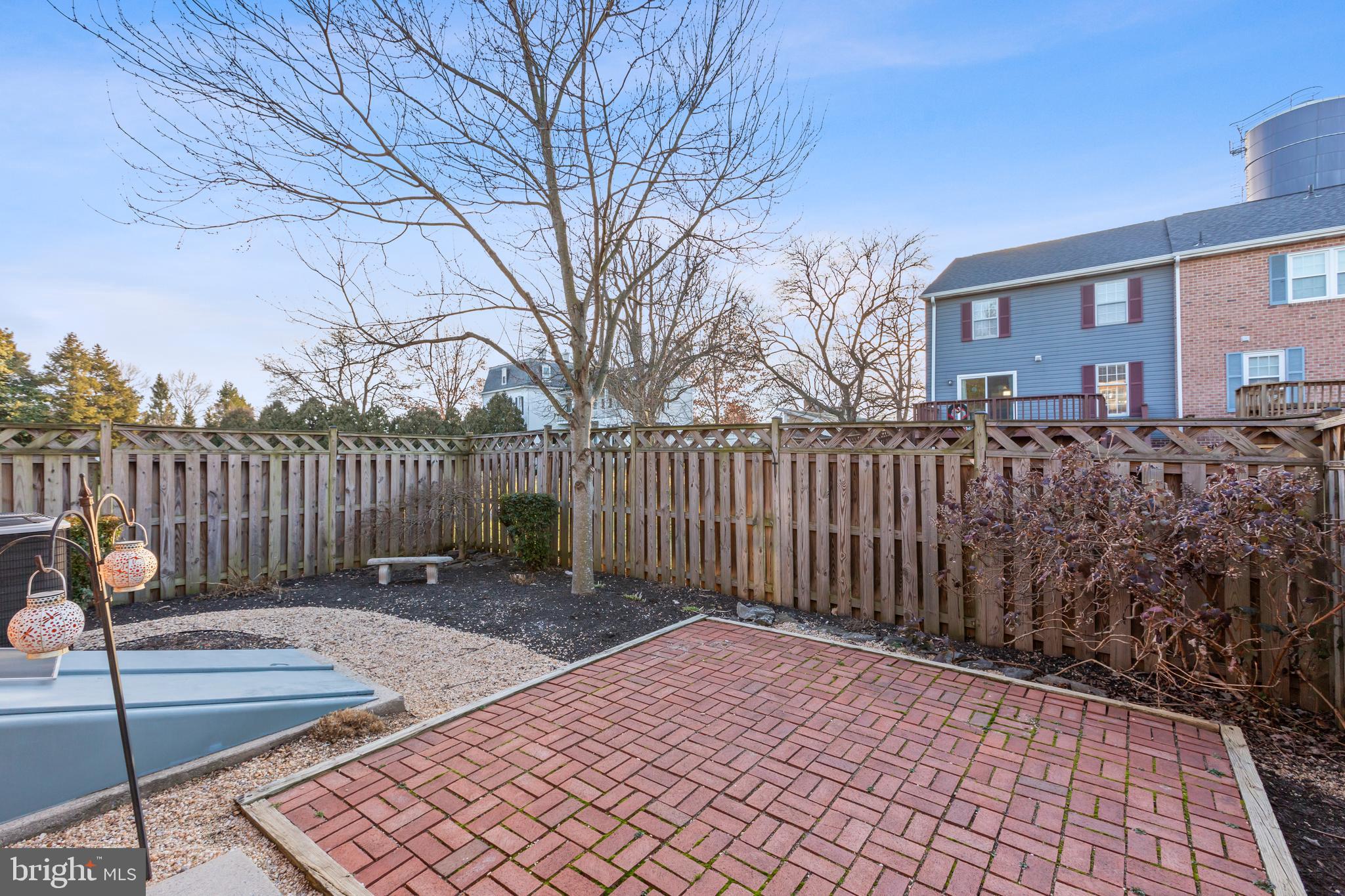 7984 WINDSAIL COURT