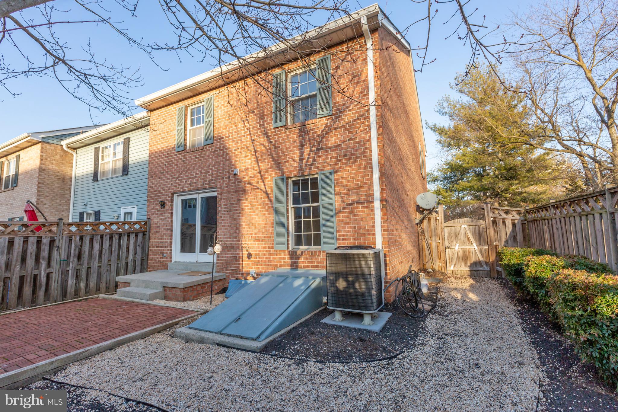 7984 WINDSAIL COURT