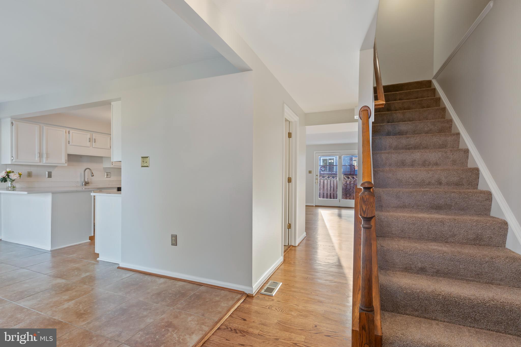 7984 WINDSAIL COURT
