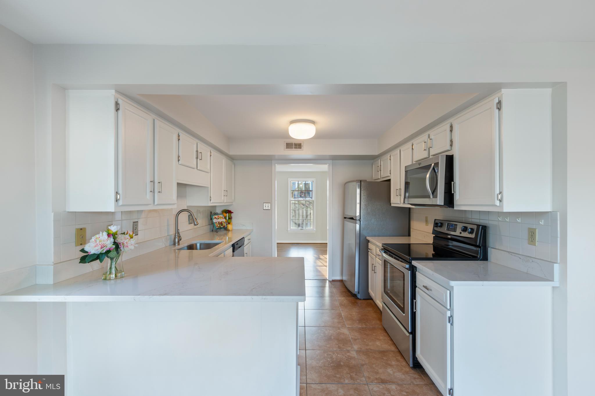 7984 WINDSAIL COURT