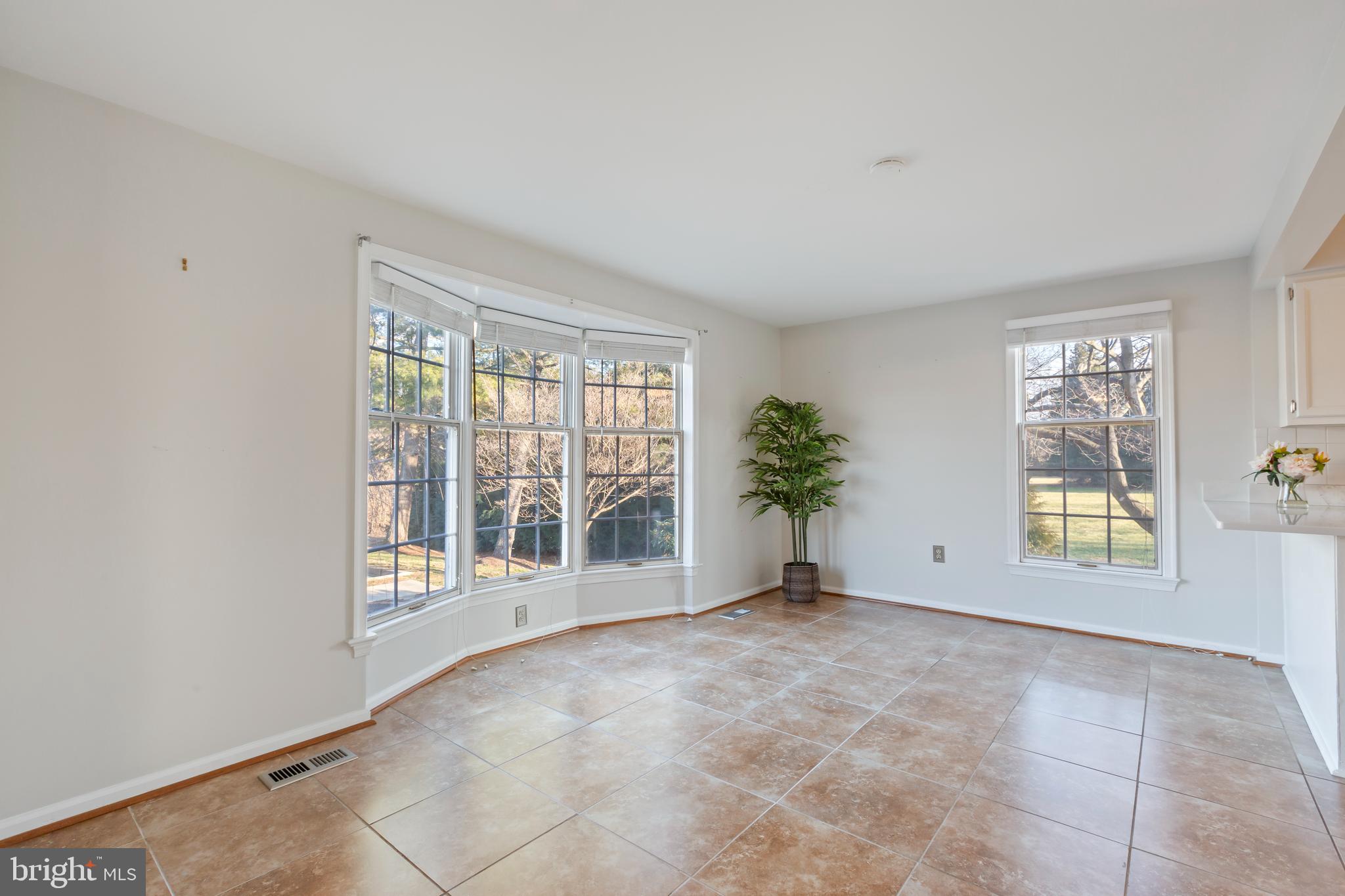 7984 WINDSAIL COURT