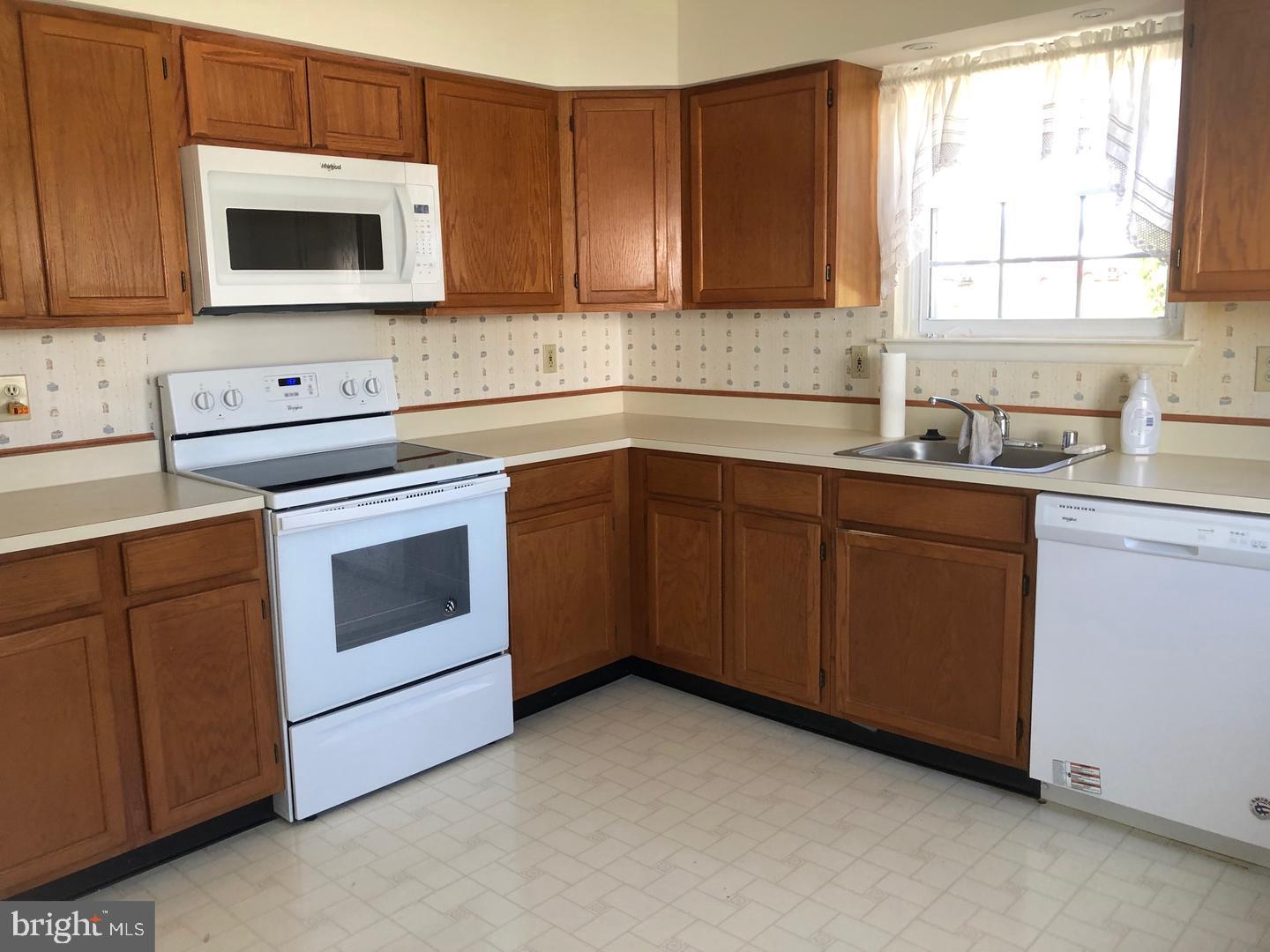 5639 CRABAPPLE DRIVE