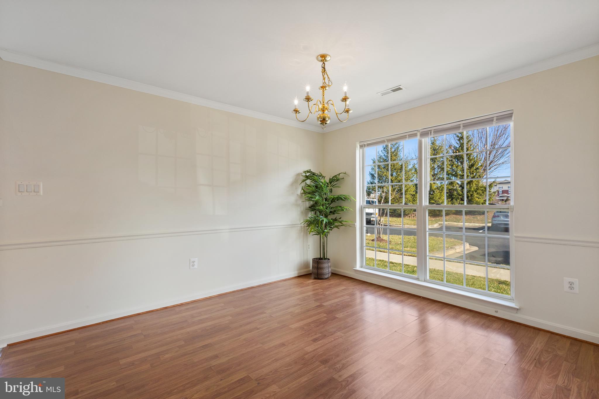 593 CAWLEY DRIVE 3 1D
